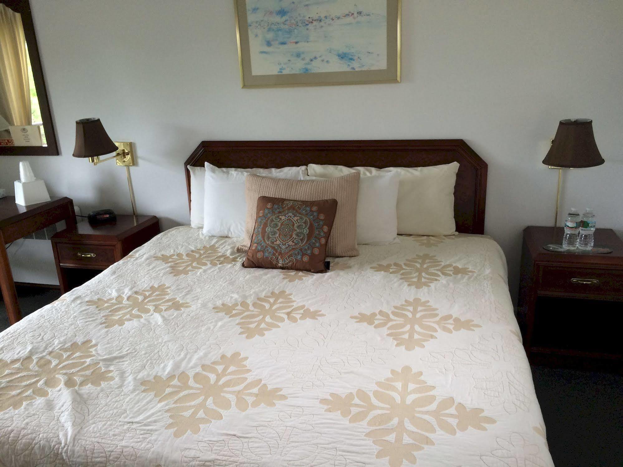 Castle Manor Inn Gloucester Ngoại thất bức ảnh